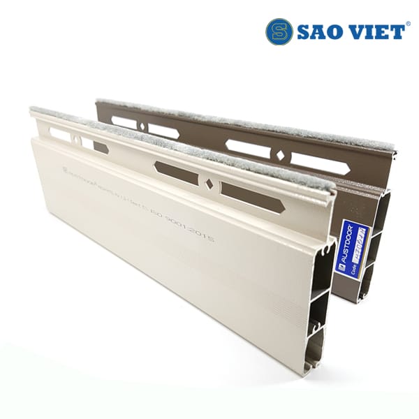 Cửa cuốn xuyên sáng M70