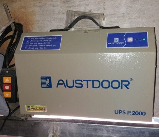 binh-luu-dien-p2000-austdoor-ups-cua-cuon