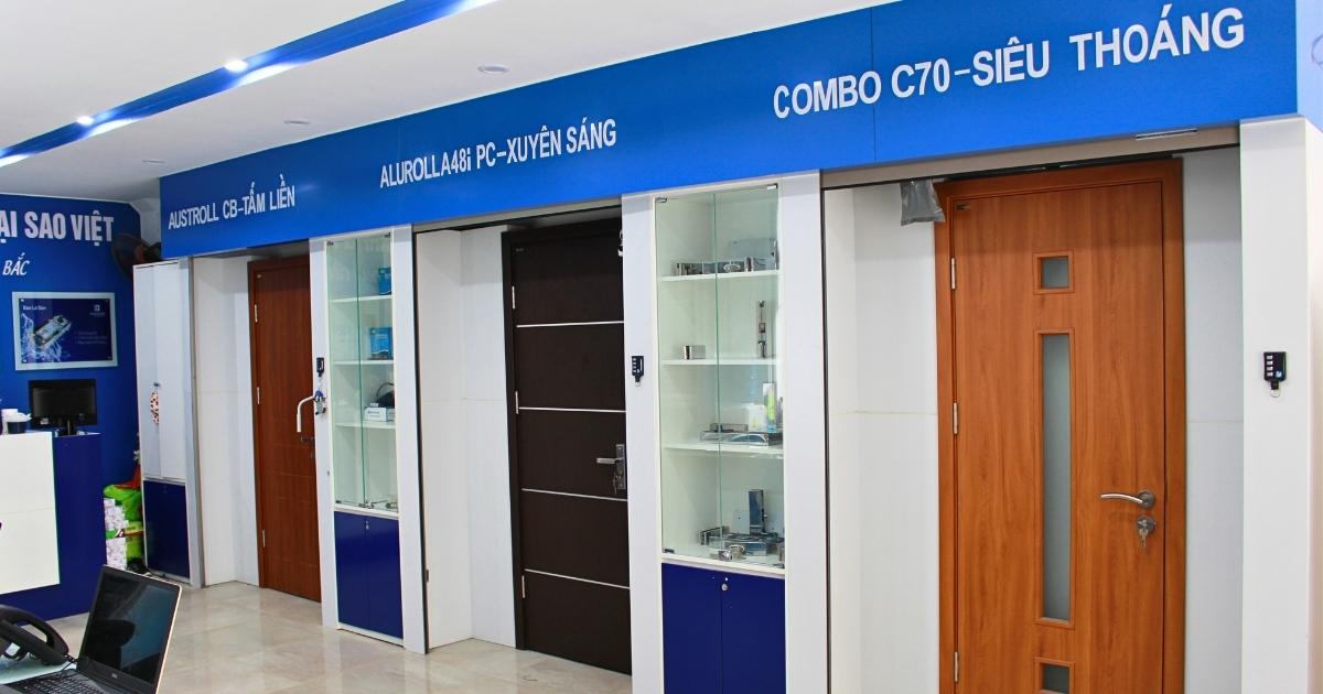 Đến SHOWROOM Saovietdoor để cảm nhận mẫu cửa và phụ kiện cửa cuốn