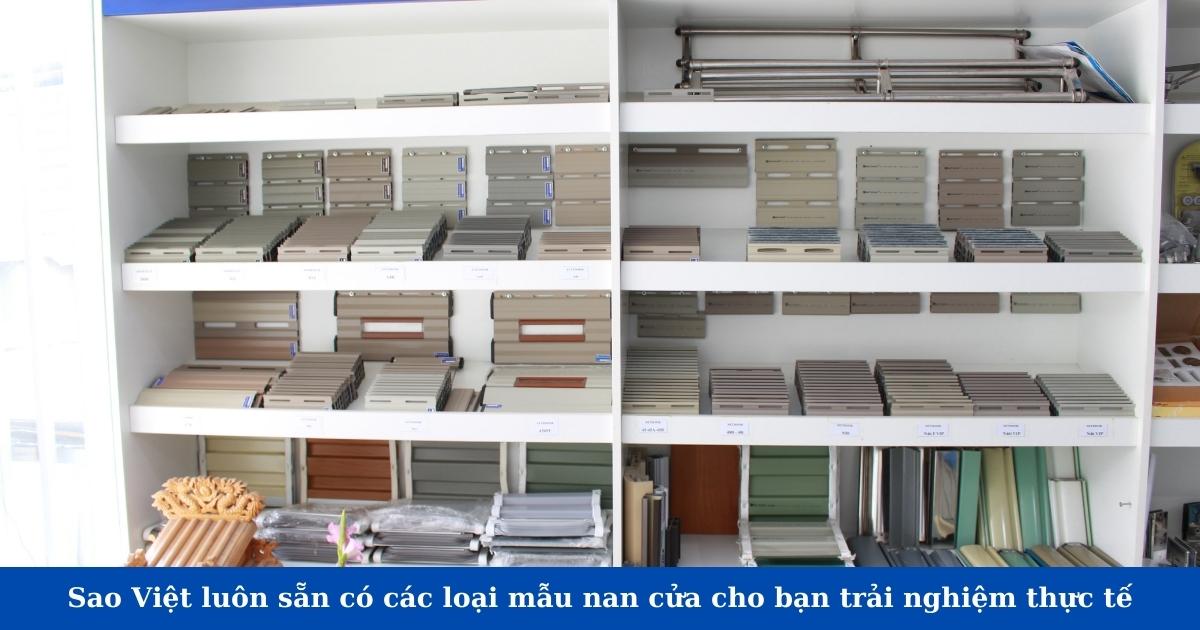 Đến SHOWROOM Saovietdoor để cảm nhận mẫu cửa và nhận tư vấn giải pháp tiết kiệm đến 30% chi phí.